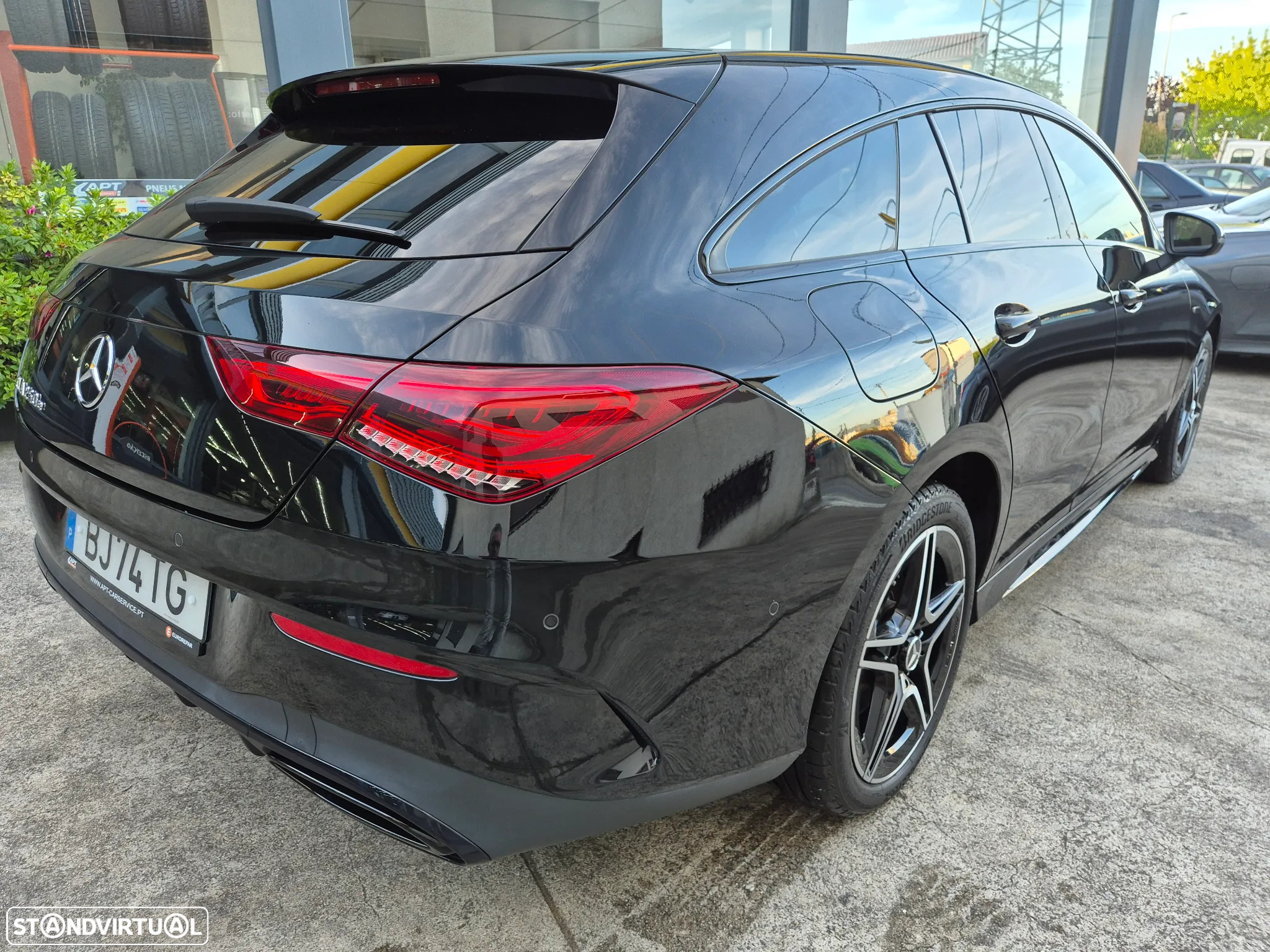 Mercedes-Benz CLA 250 e Shooting Brake AMG Line - 19