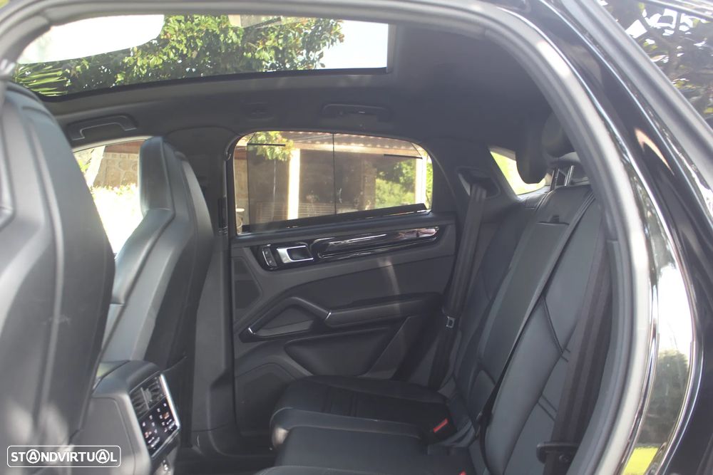 Porsche Cayenne Coupé E-Hybrid Platinum Edition - 29
