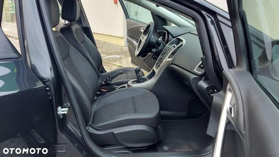 Opel Astra 1.4 Turbo 150 Jahre - 16