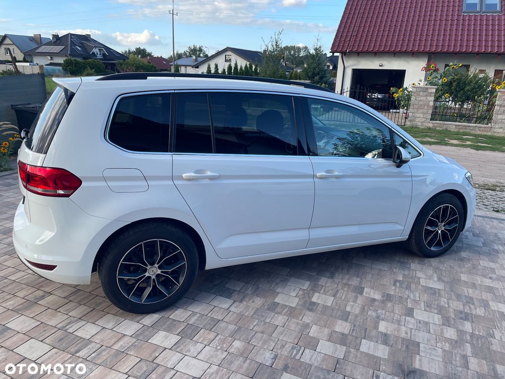 Volkswagen Touran - 4