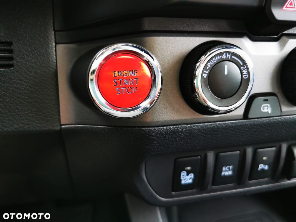 Toyota Tacoma - 37