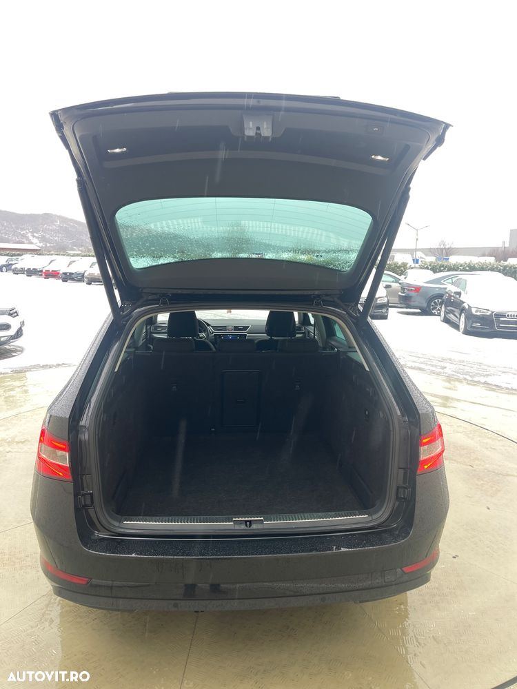 Skoda Superb 2.0 TDI DSG Premium Edition - 25