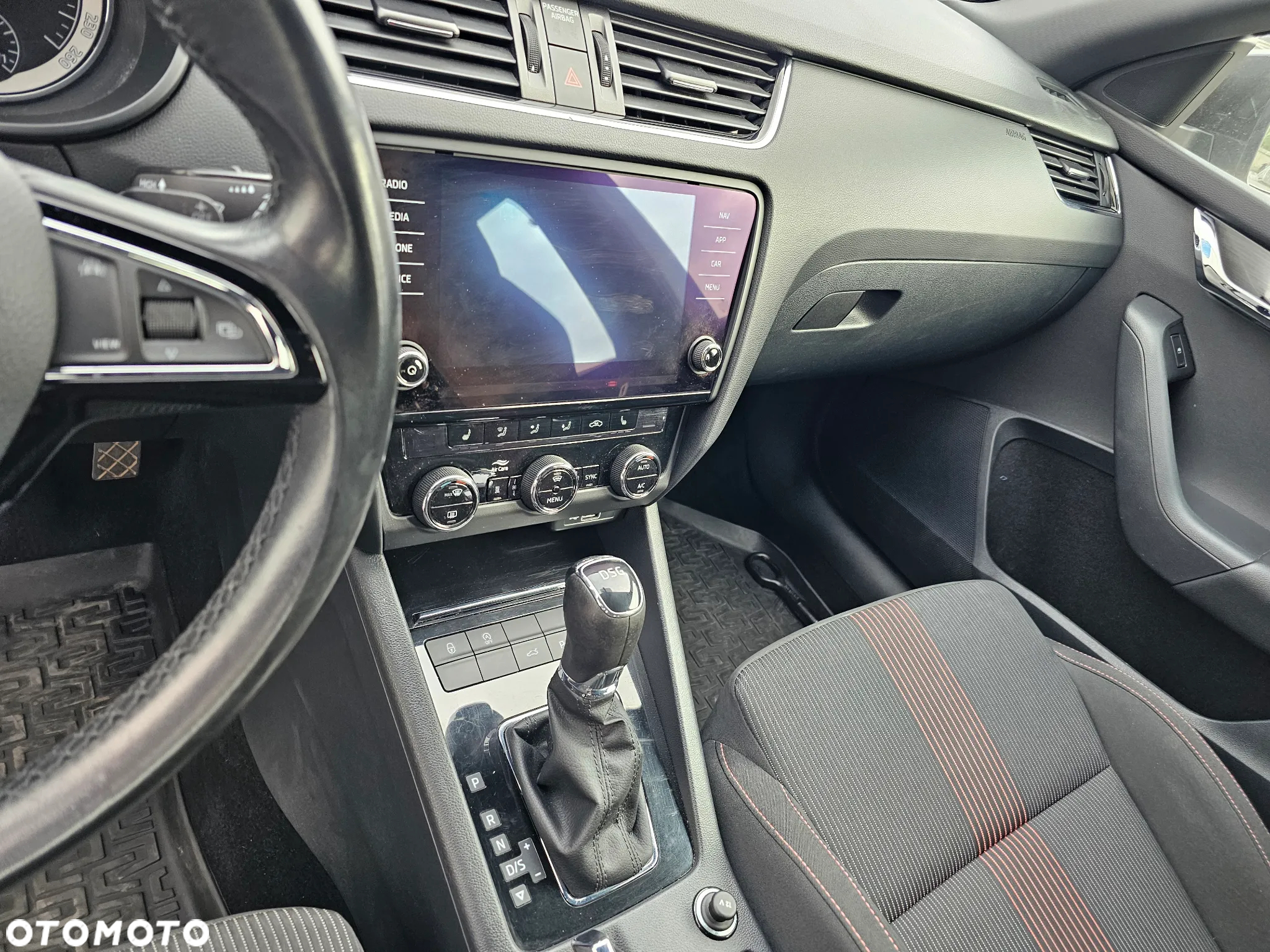 Skoda Octavia 2.0 TDI DSG Style - 28