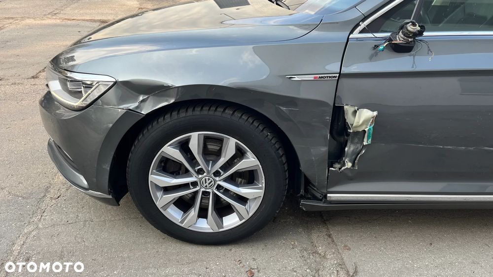Volkswagen Passat 2.0 TDI SCR 4Motion DDG Highline - 9