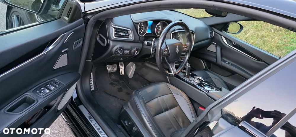 Maserati Ghibli S GranSport - 13