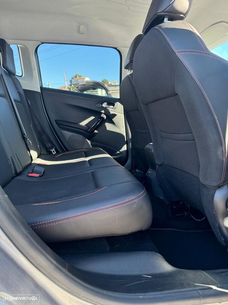 Peugeot 2008 1.2 PureTech GT Line - 10