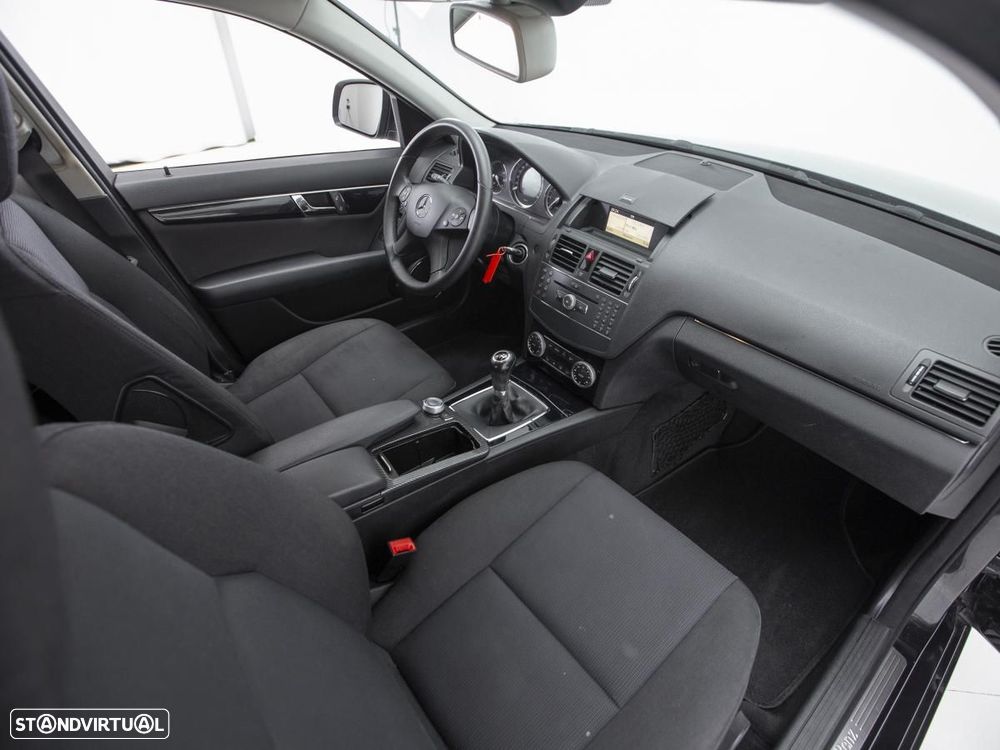 Mercedes-Benz C 200 - 11