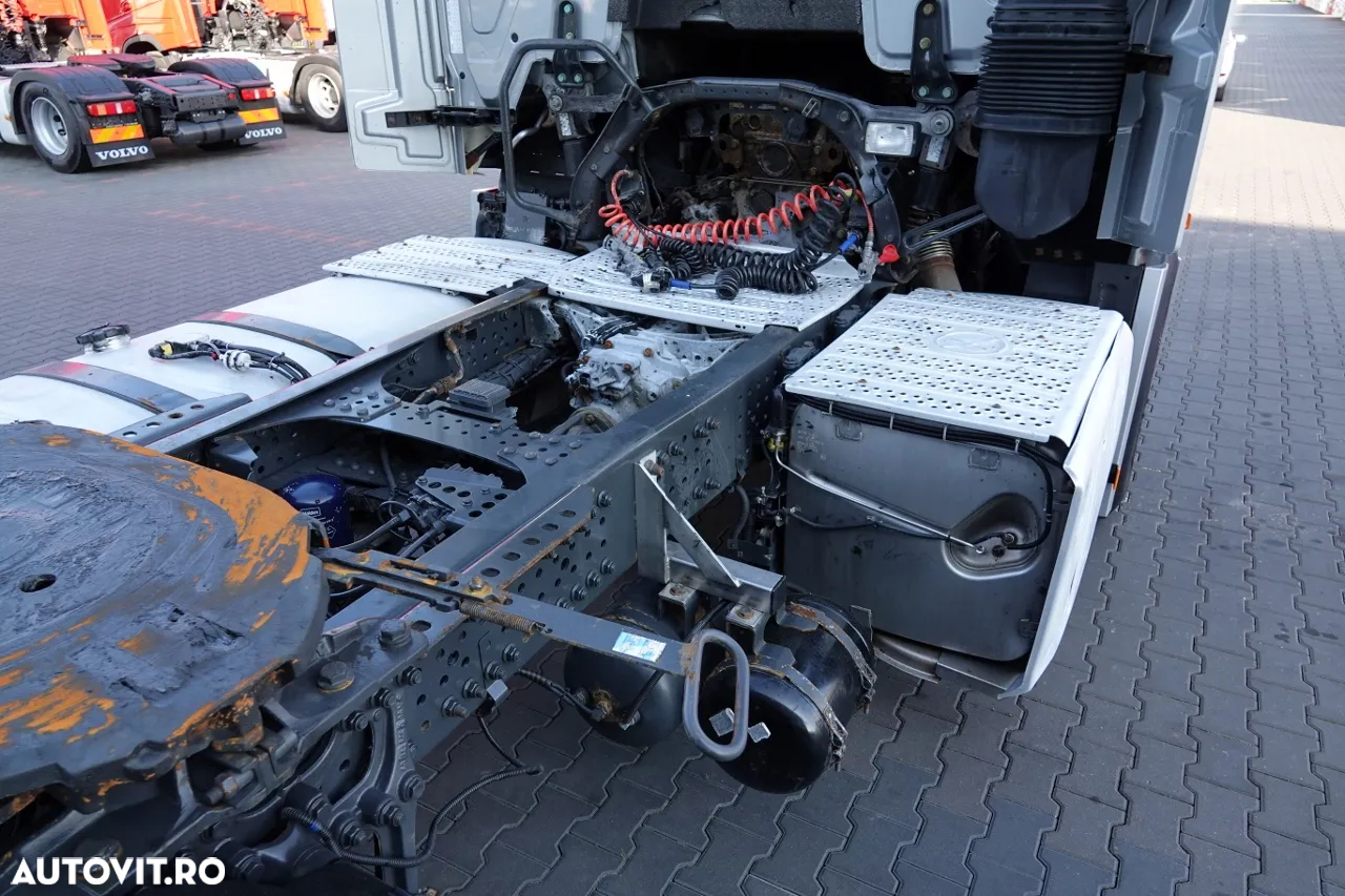 Mercedes-Benz ACTROS 1848 / FULL AIRMATIC / FLEETBOARD / CONTRACT POST-SERVICE - 17