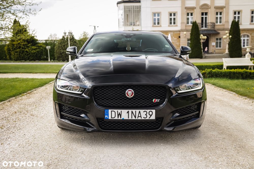 Jaguar XE 20d R-Sport - 3