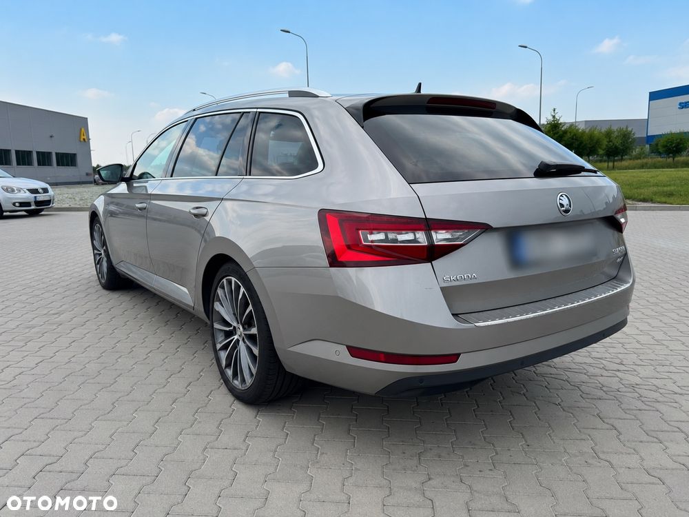 Skoda Superb 2.0 TDI 4x4 L&K DSG - 9