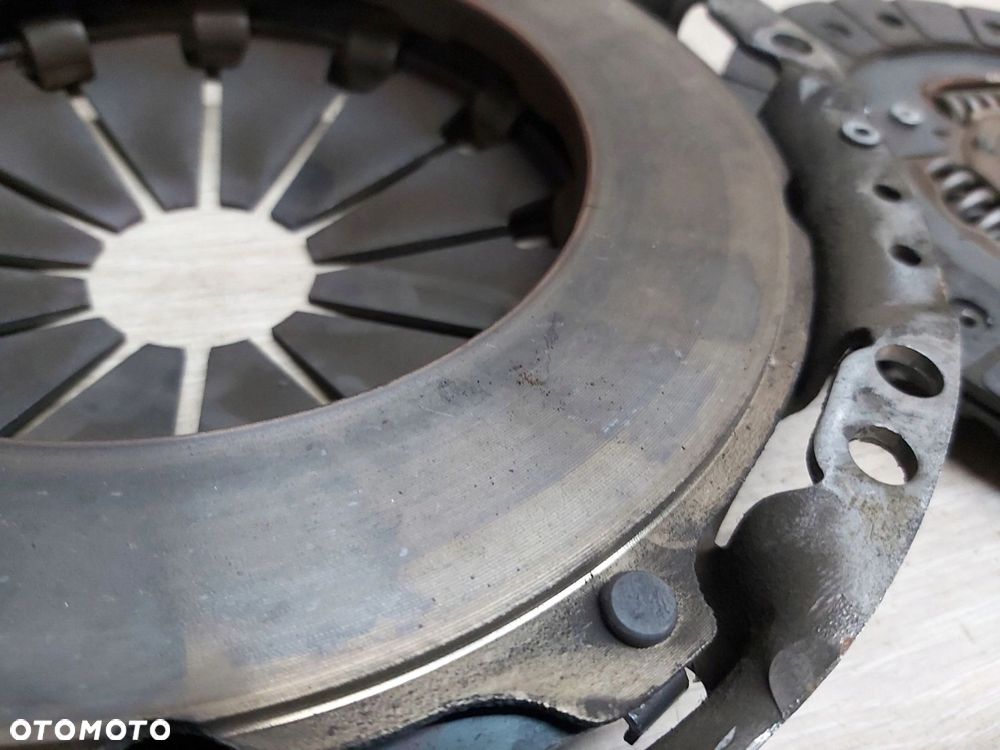 Toyota Yaris III 1,33 sprzęgło 1,3 vvti Auris Verso tarcza docisk - 4