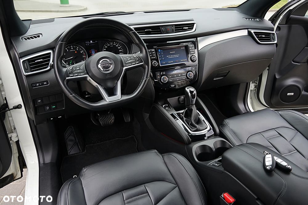 Nissan Qashqai 1.2 DIG-T Xtronic TEKNA+ - 24