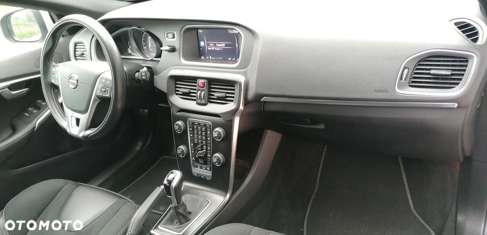 Volvo V40 T3 Drive-E R-Design Momentum - 13