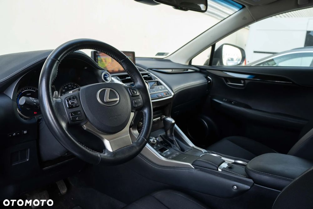 Lexus NX 300h Business Edition AWD - 13