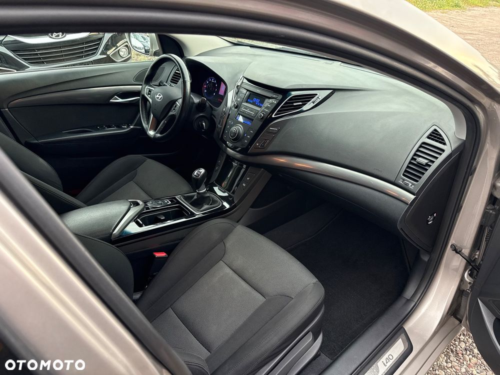 Hyundai i40 Kombi blue 1.6 Trend - 25