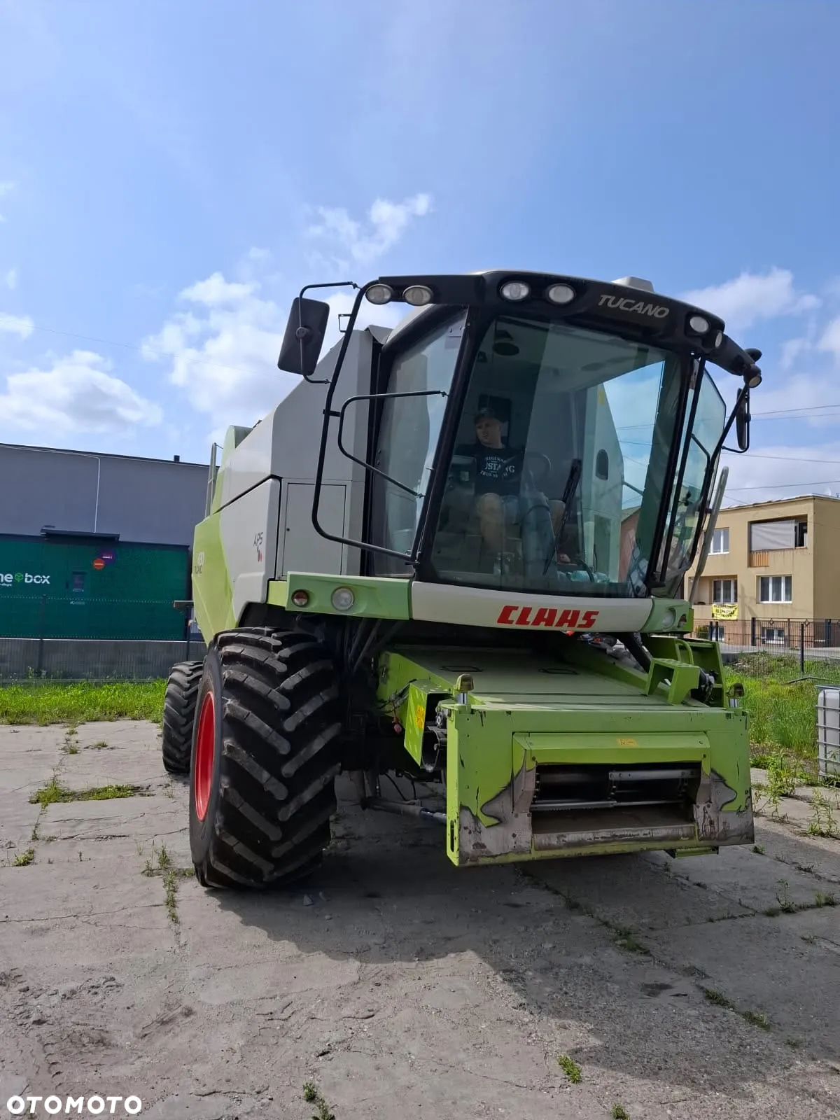 Claas 405 tys netto Claas Tucano 430 z napedem 4x4 - 2