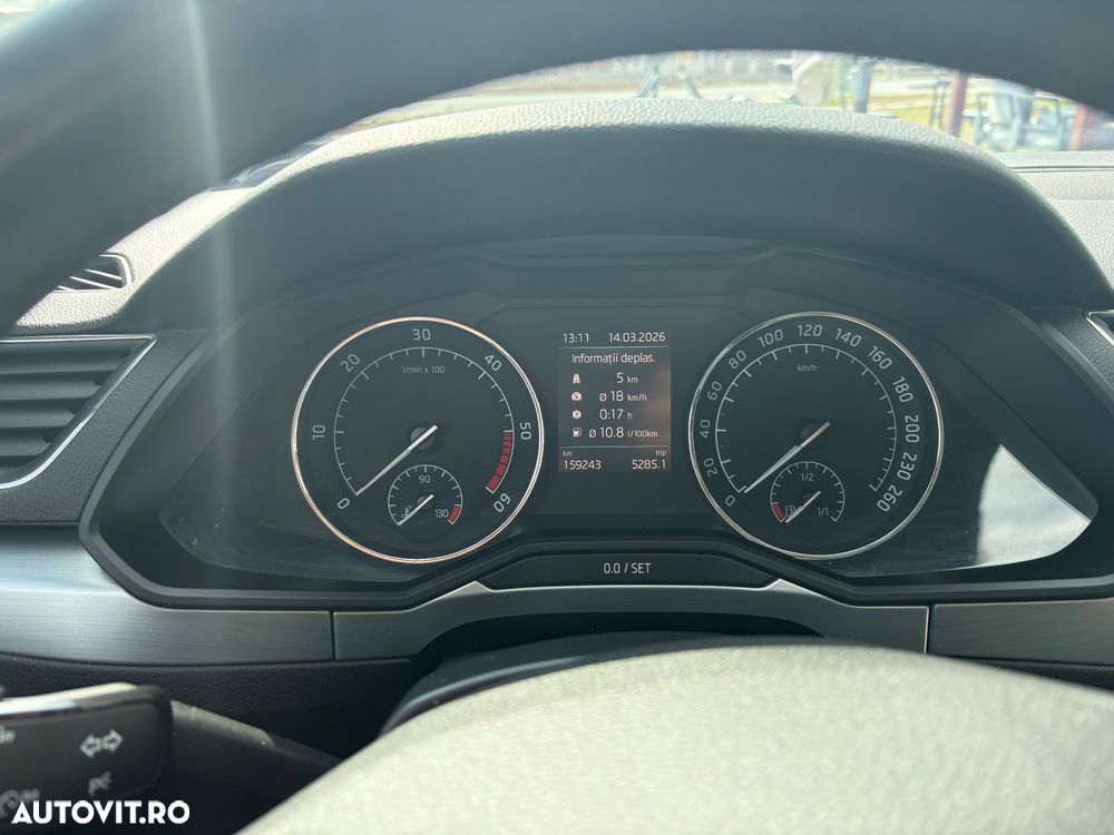 Skoda Superb 2.0 TDI DSG Ambition - 5