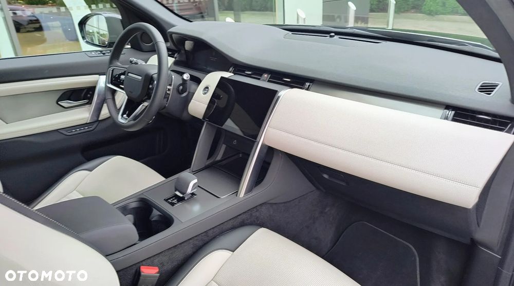 Land Rover Discovery Sport - 11