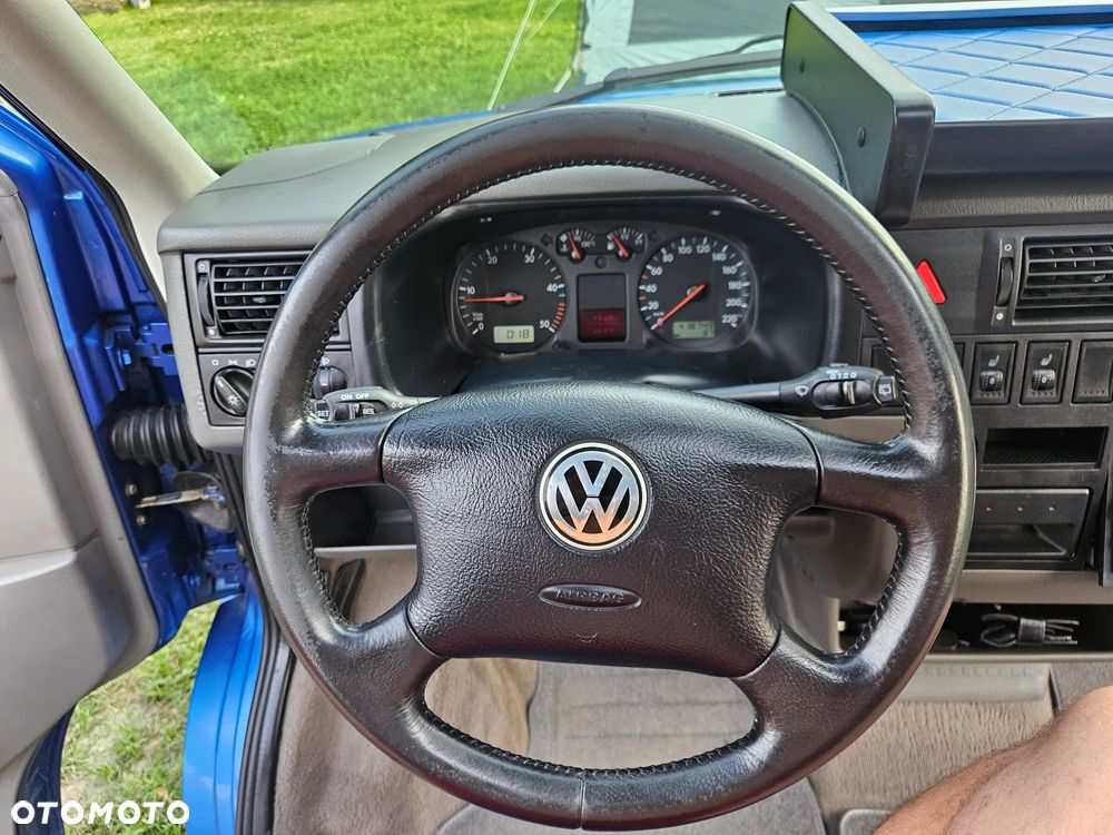 Volkswagen Multivan - 20