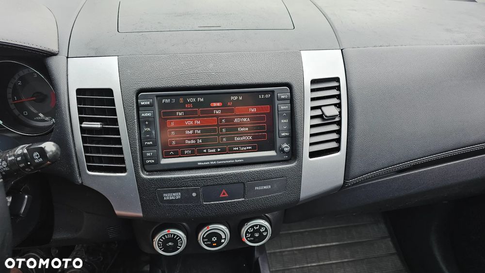 Mitsubishi Outlander 2.0 DID Instyle NAVI - 16