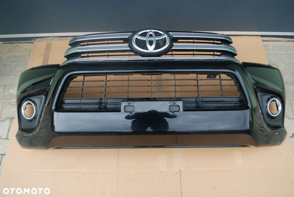 TOYOTA HILUX VIII  16 R.- Zderzak Przedni Przód