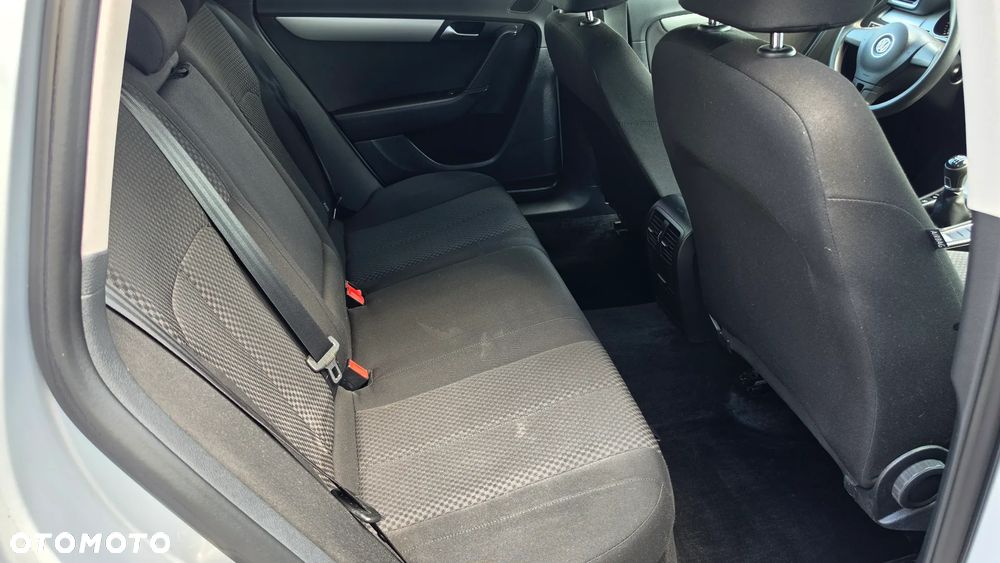 Volkswagen Passat 2.0 Blue TDI SCR Comfortline - 17