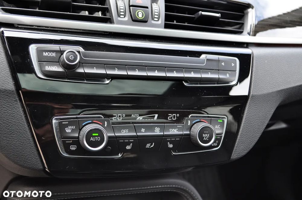 BMW X1 xDrive25i GPF Sport Line sport - 23