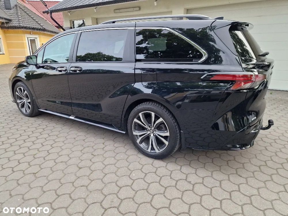 Toyota Sienna - 5