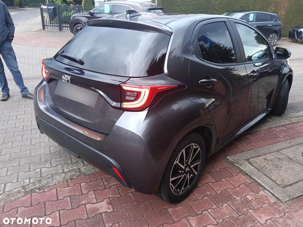Toyota Yaris 1.0 Premium - 11