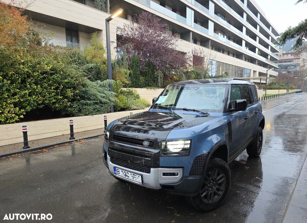 Land Rover Defender - 1