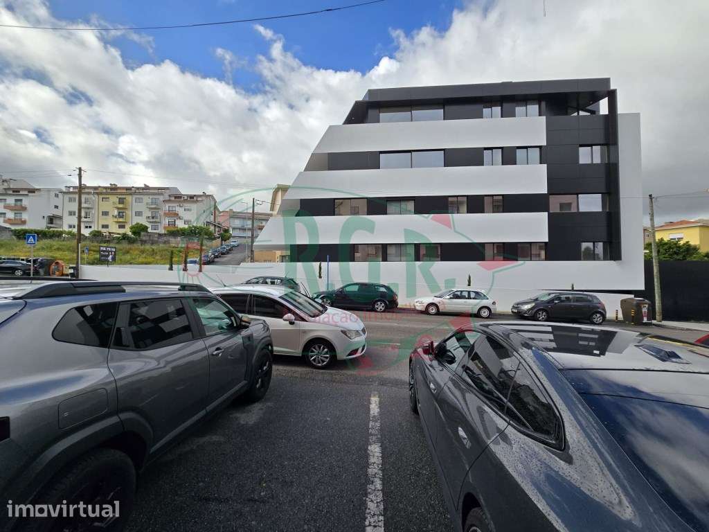 T2 Terraço (152m2) | Lg. Garagem 2 Carros e Arrumos | SÃO COSME - Grande imagem: 2/28