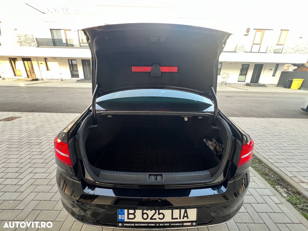 Volkswagen Passat 2.0 TDI DSG Highline - 11
