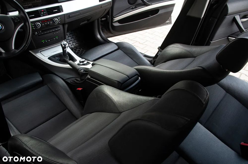 BMW Seria 3 318i Edition Sport - 32