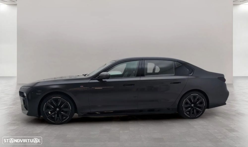 BMW i7 - 2