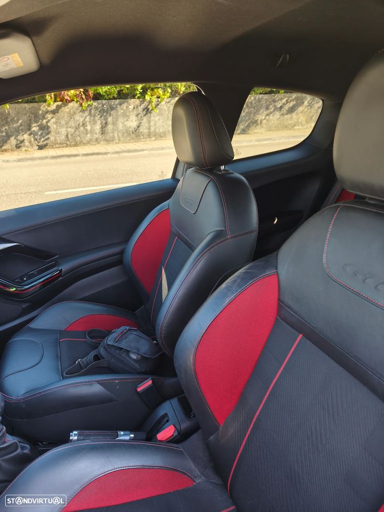 Peugeot 208 THP STOP & START GTi - 11