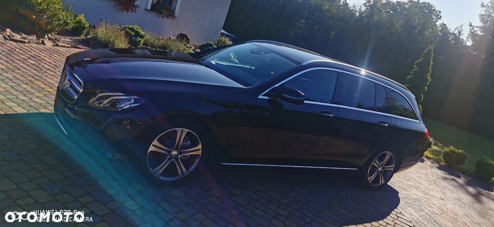 Mercedes-Benz Klasa E 220 d 4-Matic 9G-TRONIC - 26