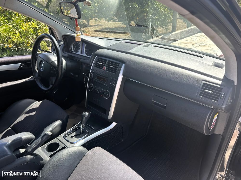 Mercedes-Benz B 200 CDI Autotronic - 36