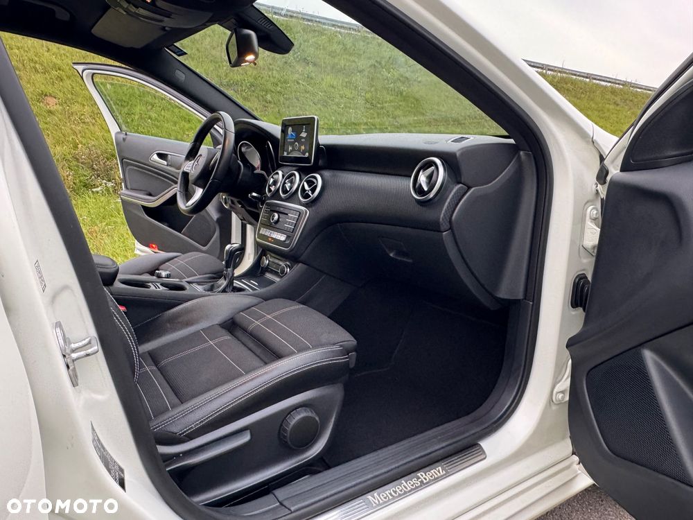 Mercedes-Benz Klasa A 180 Activity Edition - 27