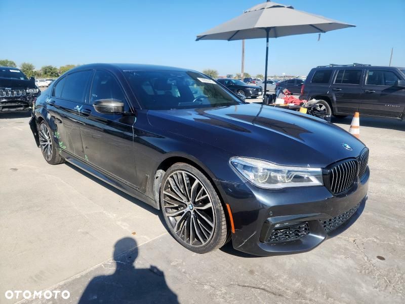 BMW Seria 7 750i xDrive - 4