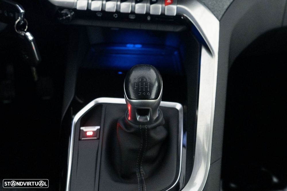 Peugeot 3008 1.2 PureTech Allure Pack - 28