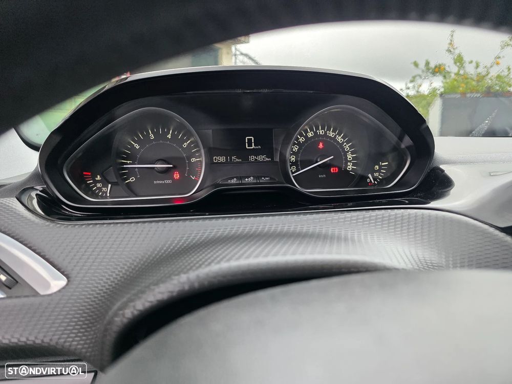 Peugeot 208 1.2 PureTech Style - 15