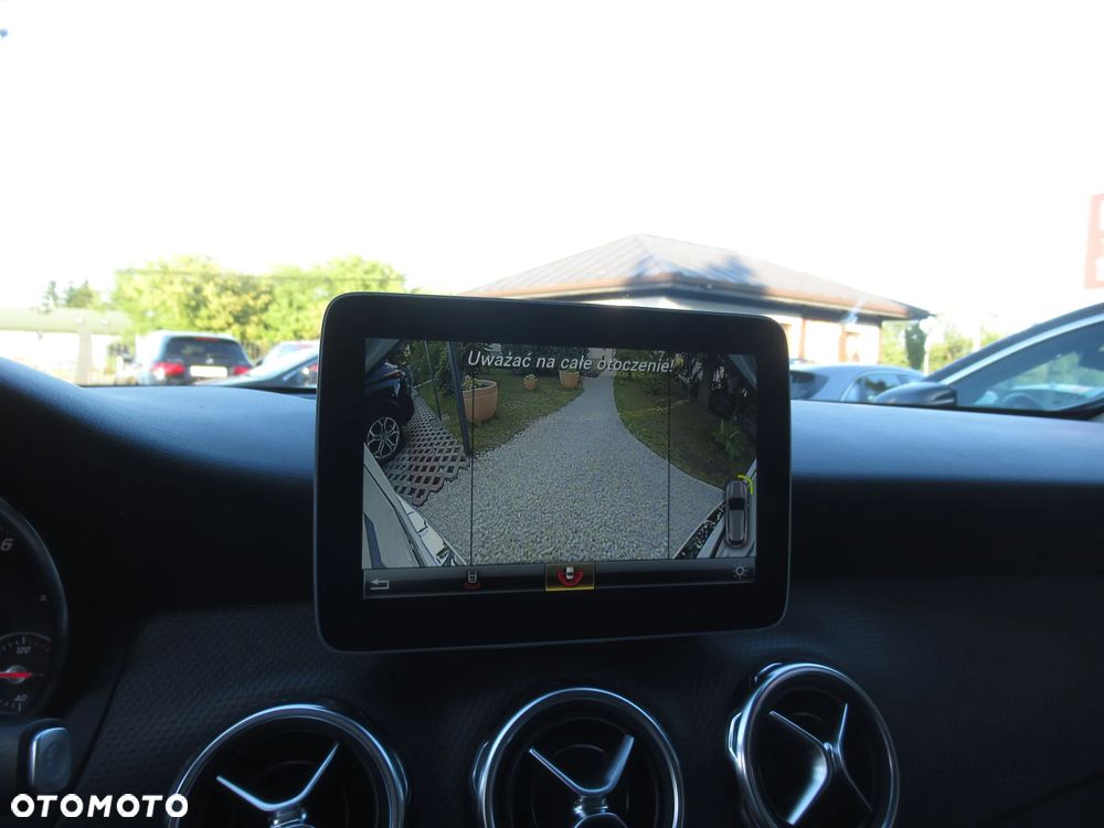 Mercedes-Benz GLA 200 7G-DCT Style - 21