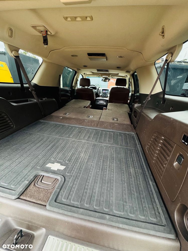 Chevrolet Suburban - 33