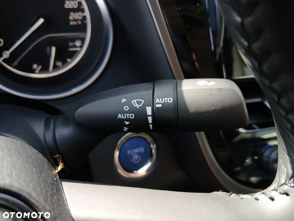 Toyota Camry 2.5 Hybrid Comfort CVT - 25