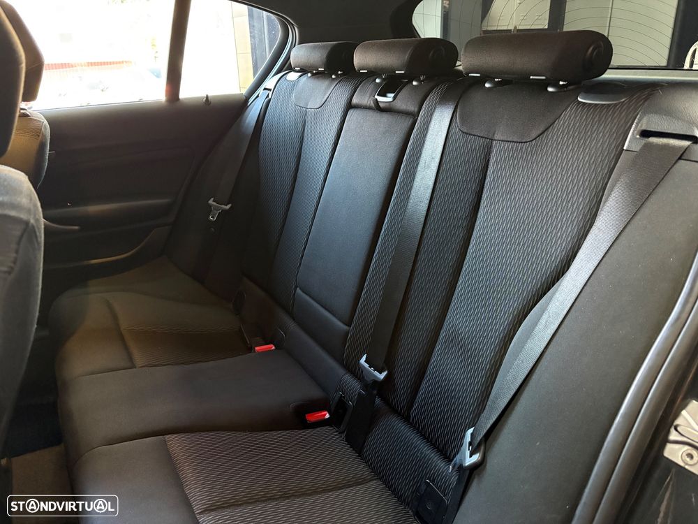 BMW 118 dA Line Sport - 35