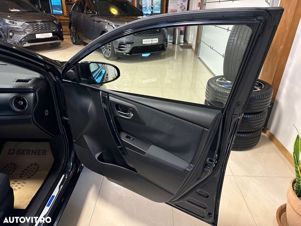 Toyota Auris 1.8 VVT-i Hybrid Automatik Design Edition - 30