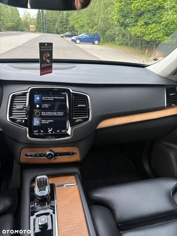 Volvo XC 90 - 21