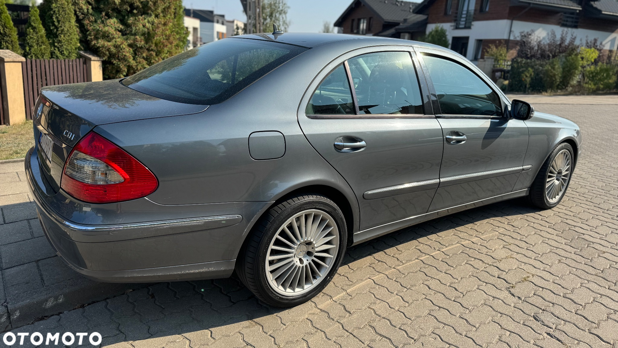 Mercedes-Benz Klasa E 220 T CDI Automatik Elegance - 11