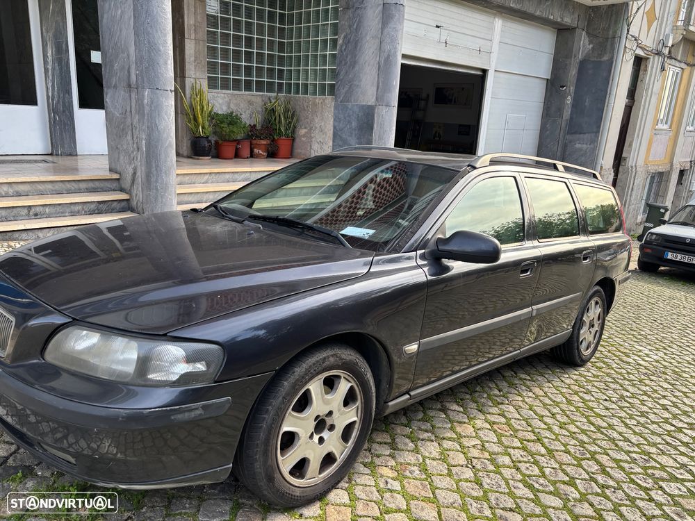 Volvo V70 2.5 D - 10