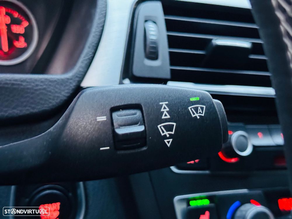 BMW 320 d Touring Pack M - 27